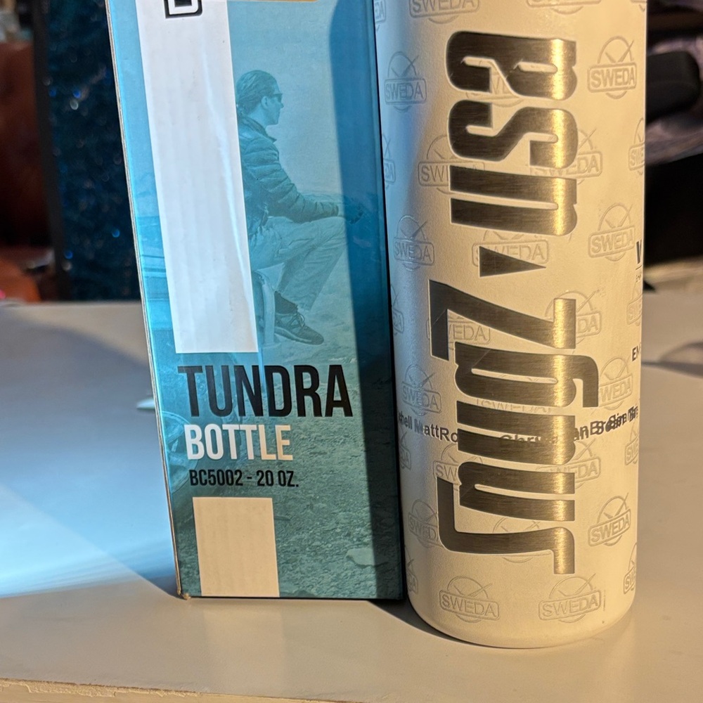 Tundra Stainless Steel Copper Water Bottle 20 oz White NWT